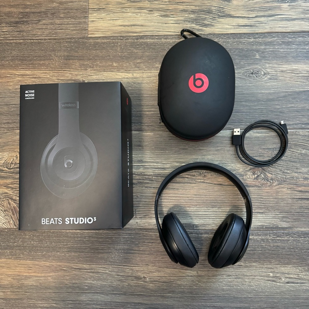 Beats Studio3 Wireless Noise Cancelling Headphones - Matte Black